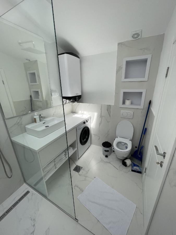 Lungomare Apartments Petrovac المظهر الخارجي الصورة