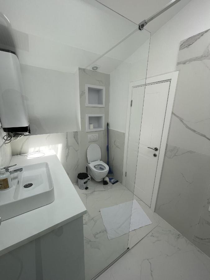 Lungomare Apartments Petrovac المظهر الخارجي الصورة